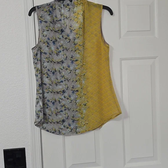 CAbi Yellow and Gray Floral Sleeveless Blouse Sz Sm - Picture 5 of 5